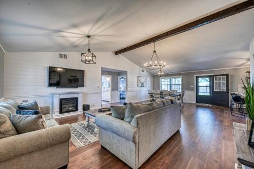 Wow! Exceptional House With Inviting Fire Pit!