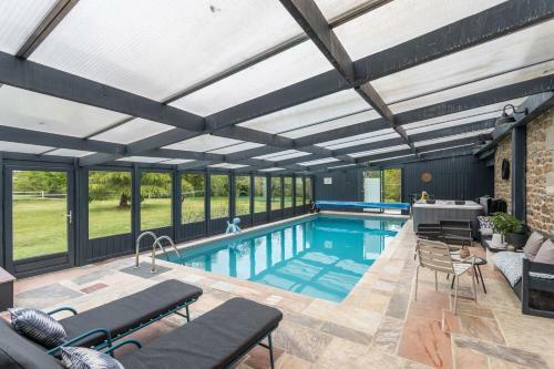 La Villa Du Golf - Avec Piscine Couverte Chauff�e Et Jacuzzi