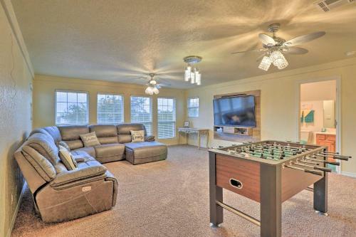 Family-friendly Woodway Home With Private Yard!