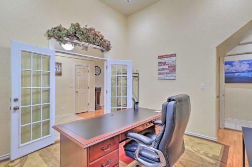 Family-friendly Woodway Home With Private Yard!