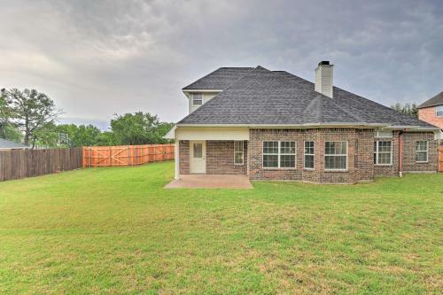Family-friendly Woodway Home With Private Yard!