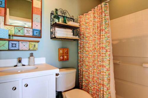 Ov4 4br House On Stilts, Near Beach, Shared Pool, Balcony Overlooking Private Complex Pond