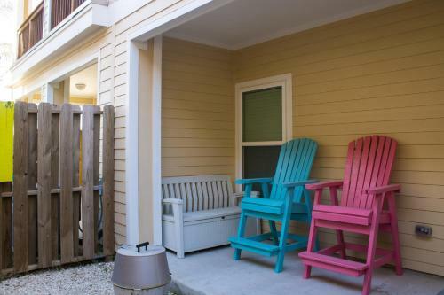 Villa Bc202 Funky Parrot, Heated Saltwater Pool, Short Walk To Beach, Gameroom