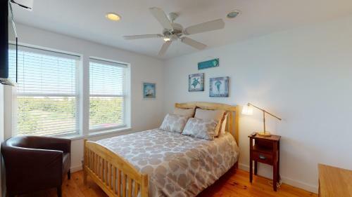 Villa Tc102 Townhome Located In Town, Close To Beach, Shared Pool