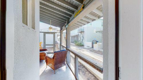 Villa Tp5 5br Townhome, Shared Pool, In Town, Near Beach