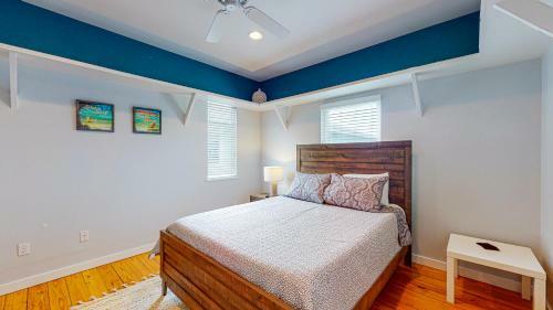 Villa Tp5 5br Townhome, Shared Pool, In Town, Near Beach