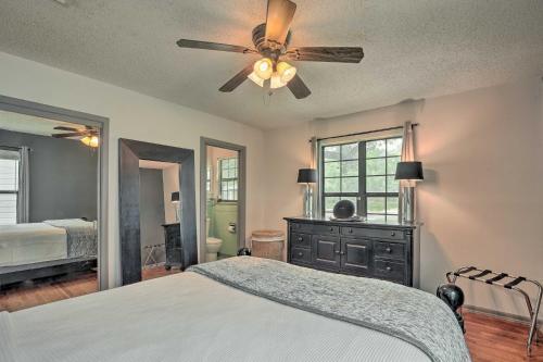 Idyllic Abode With Yard - Near Dtwn And Airport!