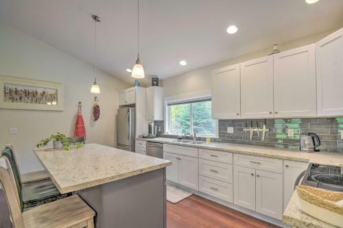 Seaside Property With Fire Pit, Steps To Beach!