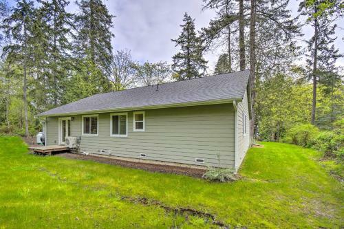 Seaside Property With Fire Pit, Steps To Beach!