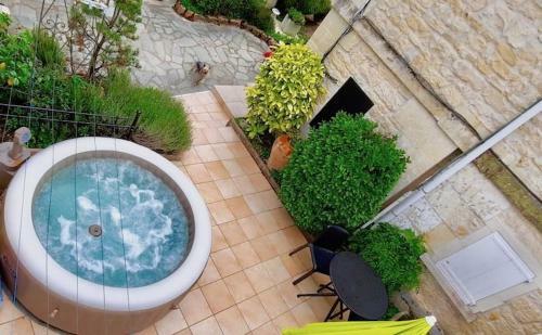 Bed & Breakfast Maison D'h�tes Spa Terrasse Parking Privatifs Nevers