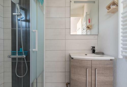 Maison Avec V�randa Et Jardin � 5 Min Des Plages