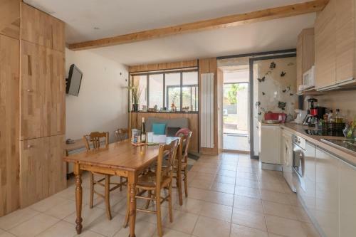 Maison Avec V�randa Et Jardin � 5 Min Des Plages