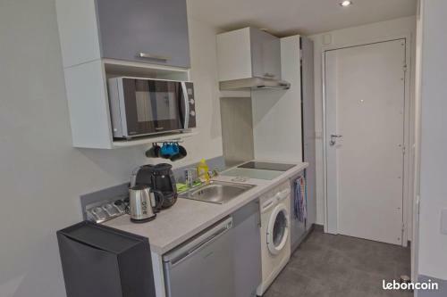 Apartamento Joli Studio Bord de Mer � Marina Baie Des Anges