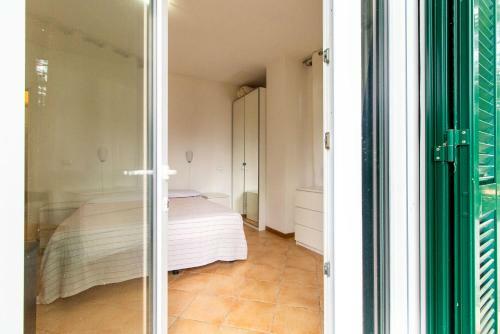 Chiavari Cozy Apartments In Villa With Shared Garden & Parking