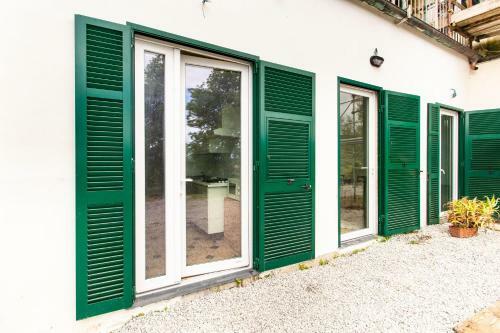 Chiavari Cozy Apartments In Villa With Shared Garden & Parking
