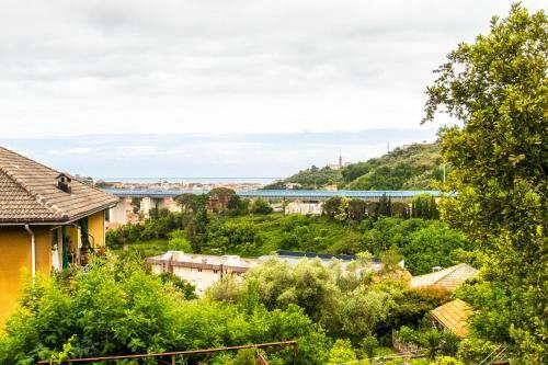 Chiavari Cozy Apartments In Villa With Shared Garden & Parking