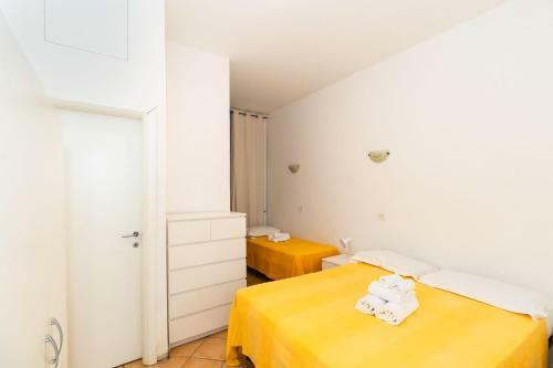 Chiavari Cozy Apartments In Villa With Shared Garden & Parking
