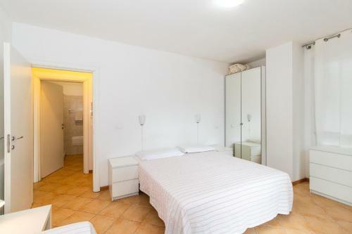 Chiavari Cozy Apartments In Villa With Shared Garden & Parking
