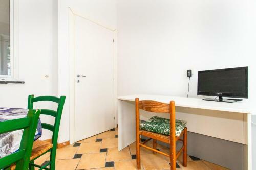 Chiavari Cozy Apartments In Villa With Shared Garden & Parking