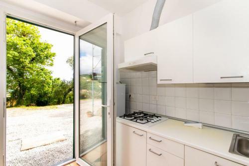 Chiavari Cozy Apartments In Villa With Shared Garden & Parking