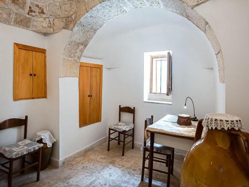 Heritage Holiday Home In Palmisano With Barbeque