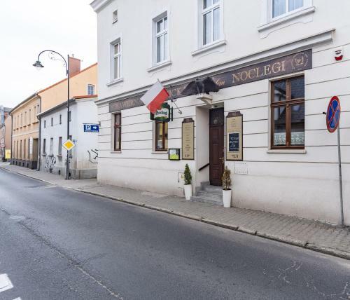 Bed & Breakfast Kawerna Obornicka Pod Or?em Noclegi