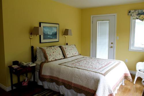 Mackenzie House Tourist Home B&B