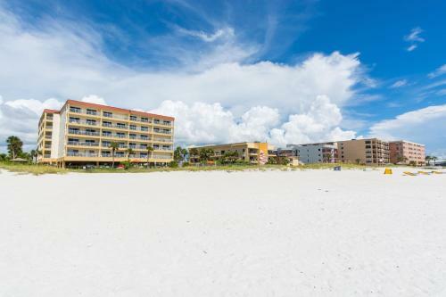 214 Madeira Norte Condo