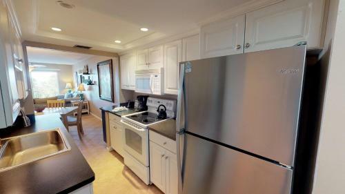 214 Madeira Norte Condo