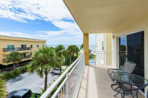 208 Madeira Norte Condo