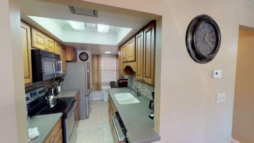 208 Madeira Norte Condo