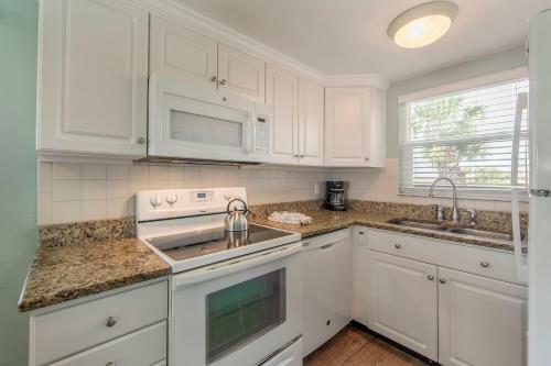 121 Surf Song Resort