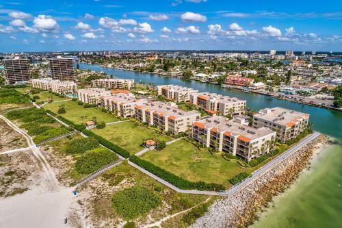Land's End 303 Building 8 Beautiful Condo With Panoramic Views