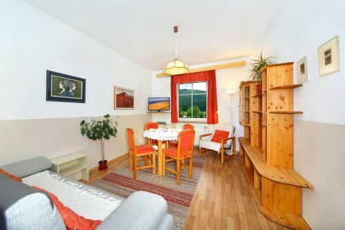 Hostal Pension A Restaurant Karol�na