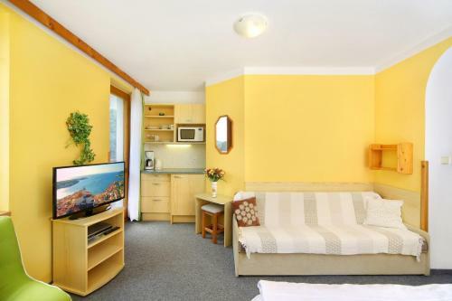 Hostal Pension A Restaurant Karol�na