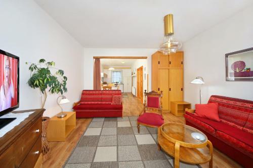 Hostal Pension A Restaurant Karol�na