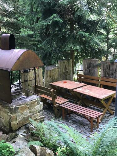 Hostal Pension A Restaurant Karol�na