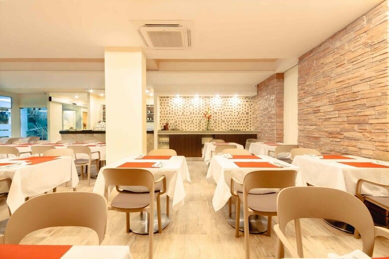 Hotel Waira Suites
