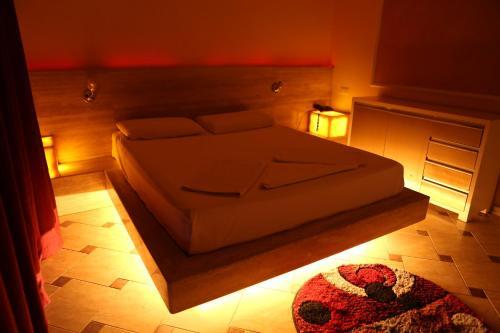 Hotel Autostrada (highway)