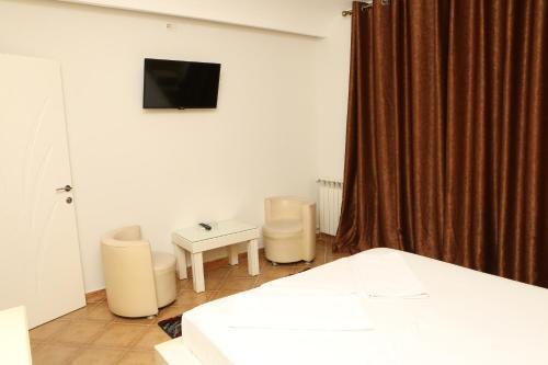 Hotel Autostrada (highway)