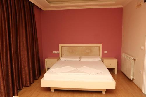Hotel Autostrada (highway)