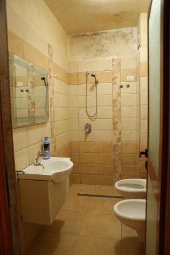 Hotel Autostrada (highway)