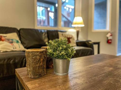 Apartamento The Norquay Pet-friendly 2 Bed With Mtn View
