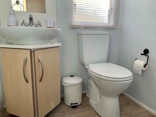 6 Berth, Pet Friendly Caravan On Lyons Kingsley, Abergele