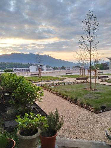 Apartamento Appart 3???, Rdc 70m� Centre, Garage Et Terrasse