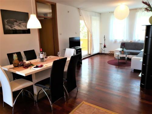 Casa Del Papa Apartments