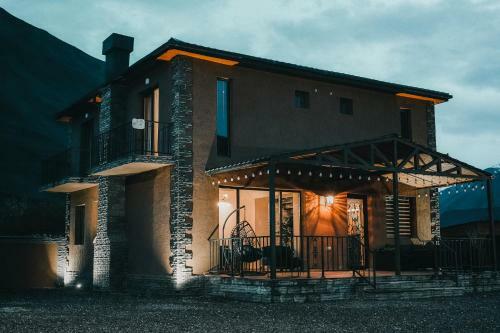 Hostal Kazbegi Mountains