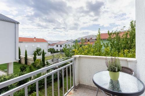 Apartment Lucija With Terrace