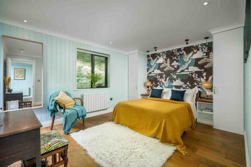 Idyllic Guest Cabin In The Hampshire Woods