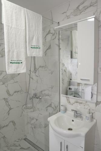 Apartments Manitovac M